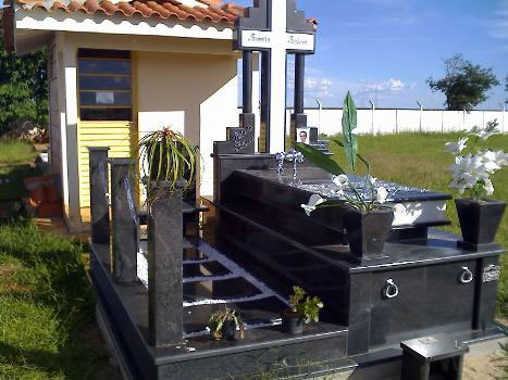Túmulo com Jardim